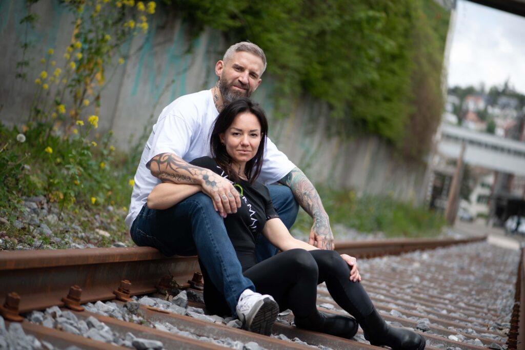 Ronny und Livia, Gründer von ANORMAL Fashion – auf der Lebenslinie